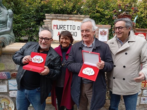 Il Muretto di Alassio si arricchisce delle firme di Max Cavallari e di Mario Zucca