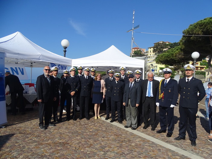 Celle, il mare e il lavoro insieme per i giovani (FOTO e VIDEO) Celle, il mare e il lavoro insieme per i giovani (FOTO e VIDEO)