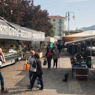 Cairo, cantiere in piazza della Vittoria: i banchi di frutta e verdura del mercato settimanale traslocano