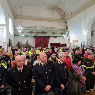34 anni fa lo schianto del canadair alla Madonna del Monte a Savona: la messa per ricordare Claudio Garibaldi e Rosario Pierro 34 anni fa lo schianto del canadair alla Madonna del Monte a Savona: la messa per ricordare Claudio Garibaldi e Rosario Pierro