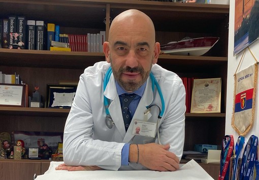 San Martino, il giovane neo direttore di Infettivologia fra lotta ai batteri resistenti, ricerca e campagna vaccini (VIDEO)