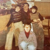 Moglio, la storia di una comunità diventa "open air" con il "Muretto della Memoria" Moglio, la storia di una comunità diventa "open air" con il "Muretto della Memoria"