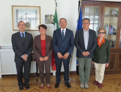 Il Prefetto consegna la “Stella al Merito del Lavoro” Il Prefetto consegna la “Stella al Merito del Lavoro”