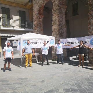 Il Movimento Italia Unita #StopEuropa si presenta a Loano: "Bisogna tornare alla sovranità popolare e monetaria"