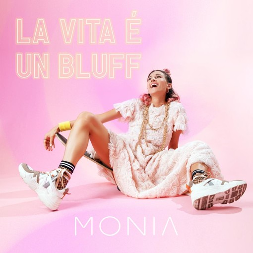 &quot;La vita è un bluff&quot; è il nuovo singolo della sanremese Monia Russo