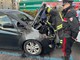 Savona: auto in fiamme nel parcheggio di fronte al Priamar (FOTO)