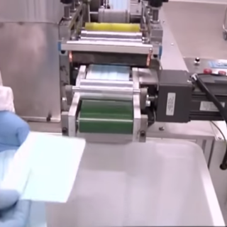 Produzione mascherine a Varazze, l'allarme dell'imprenditore Petrini: "Non ho avuto aiuti dallo Stato, ho fatto domanda ma non è stata accolta"