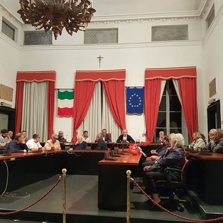 Albenga, ieri sera incontro sull'ottenimento della medaglia d'oro al merito civile