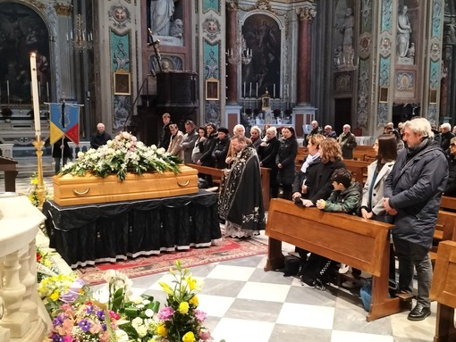 A Pietra Ligure l'ultimo saluto a Mally Mamberto (FOTO) A Pietra Ligure l'ultimo saluto a Mally Mamberto (FOTO)