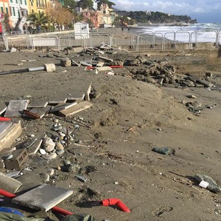 Mareggiata, in ginocchio Celle e Varazze: richiesto lo stato di calamità alla Regione