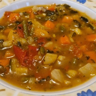 Dieta della longevità: tutti centenari con il minestrone sardo