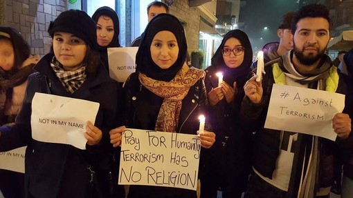 Una manifestazione del 2016 dopo gli attentati di Parigi