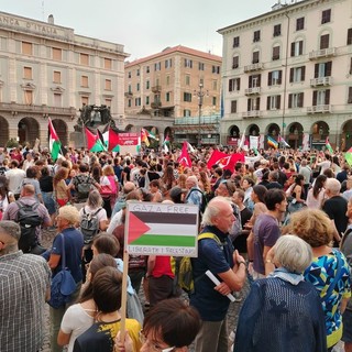 Savona, l'attivista israeliano contrario alla guerra in Palestina: "Bisogna protestare e chiedere di intervenire alla comunità internazionale" Savona, l'attivista israeliano contrario alla guerra in Palestina: "Bisogna protestare e chiedere di intervenire alla comunità internazionale"