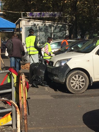 Savona integra i migranti: al lavoro nelle vie cittadine (FOTO)