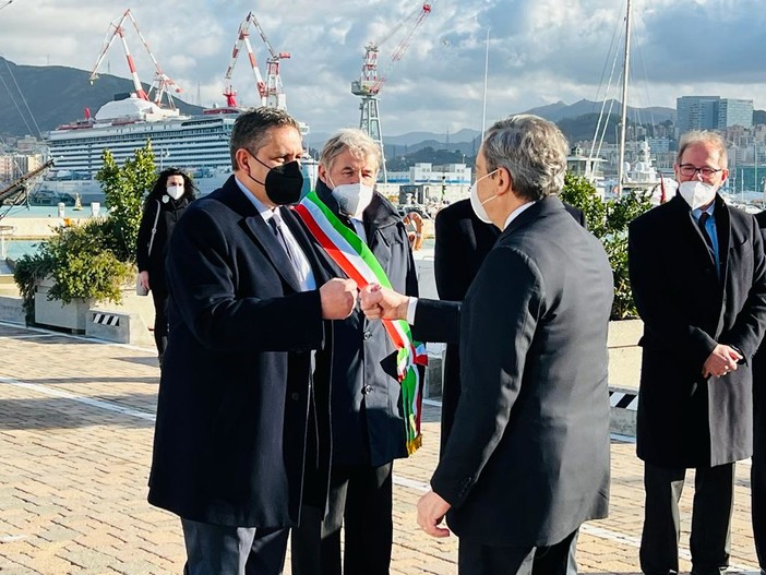 E' il giorno di Mario Draghi a Genova, tre le tappe del premier (FOTO e VIDEO) E' il giorno di Mario Draghi a Genova, tre le tappe del premier (FOTO e VIDEO)
