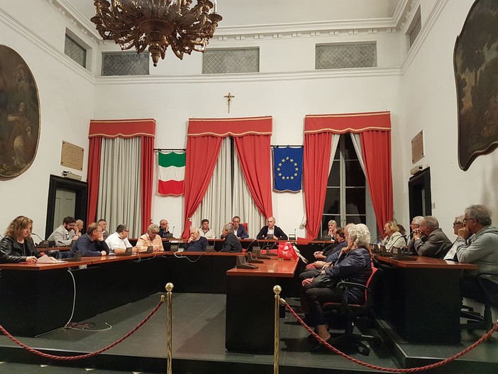 Albenga, ieri sera incontro sull'ottenimento della medaglia d'oro al merito civile