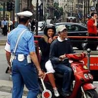 Savona: motorini, da domani si pu&amp;ograve; viaggiare in due