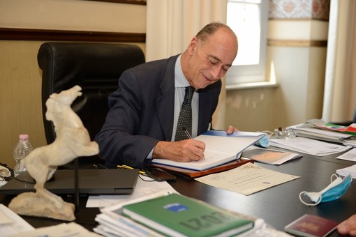Il sindaco Marco Melgrati Il sindaco Marco Melgrati