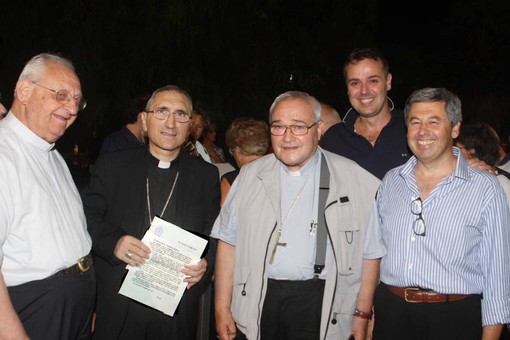 Albenga, Papa Francesco scrive al Vescovo Borghetti e benedice gli ingauni e i turisti presenti all'incontro sull'Enciclica Albenga, Papa Francesco scrive al Vescovo Borghetti e benedice gli ingauni e i turisti presenti all'incontro sull'Enciclica