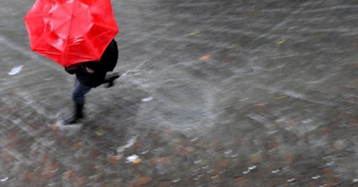 Allerta Arancione, il sindaco firma l'ordinanza: scuole chiuse a Savona Allerta Arancione, il sindaco firma l'ordinanza: scuole chiuse a Savona