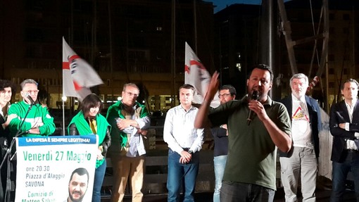 Salvini riempie la Darsena di Savona: "Un sindaco normale prima dà soldi agli italiani" (video)