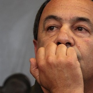 Condanna a Mimmo Lucano, presidio di solidarietà in piazza Mameli a Savona