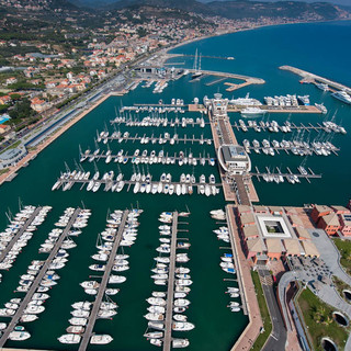 Allo Yacht Club Marina di Loano c'è “Sfilaleo”, la serata di beneficenza del Leo Club Loano Doria