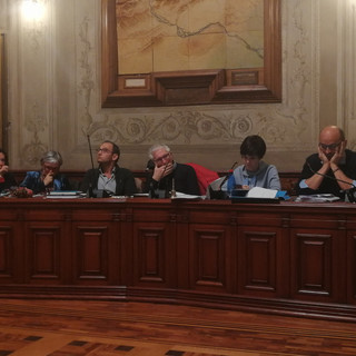Finale, deliberate le prime misure di sostegno alle attività produttive