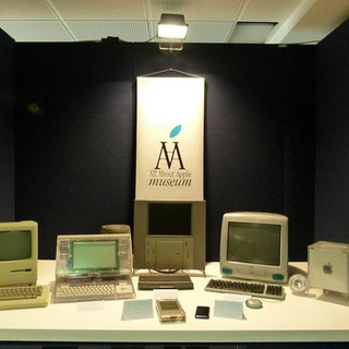 Alcuni degli storici prodotti Apple appartenenti alla collezione del museo