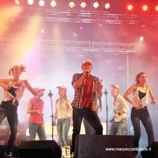 Pietra Ligure, venerdì maxi-tributo a Max Pezzali Pietra Ligure, venerdì maxi-tributo a Max Pezzali