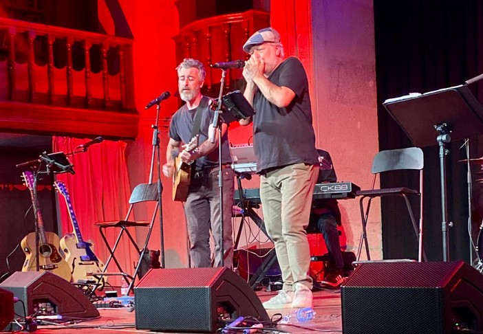 Marco Ghini in concerto a Borghetto S. Spirito: musica e solidarietà con “Mi faccio di vita”