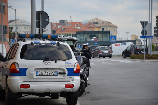 Savona, c'è tempo fino al 28 febbraio per il rinnovo del bollino residente per i parcheggi