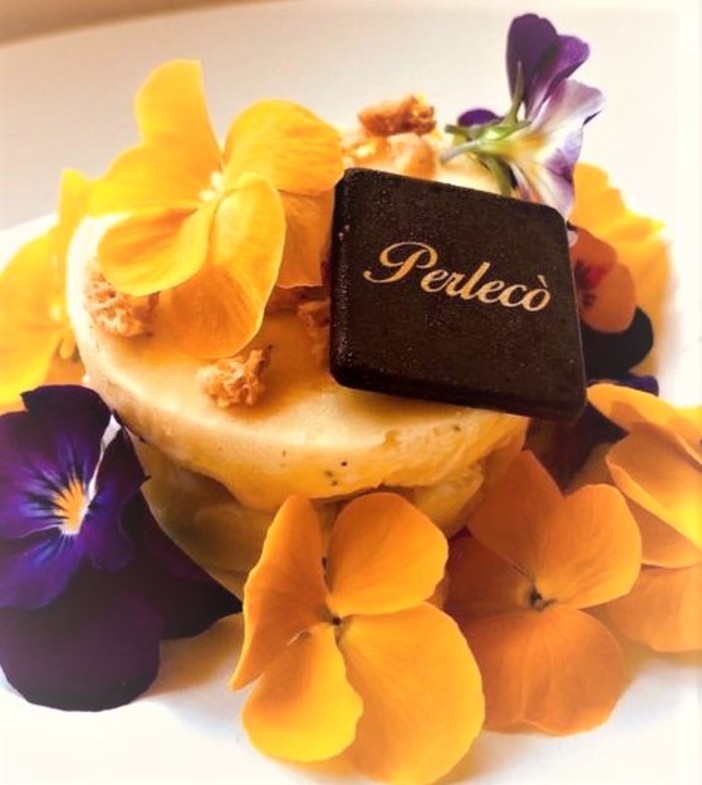 Il Tantalè: crema di lavanda Imperia, prescinseua con chinotto di Savona e caco di Vendone, amaretto di Sassello Il Tantalè: crema di lavanda Imperia, prescinseua con chinotto di Savona e caco di Vendone, amaretto di Sassello