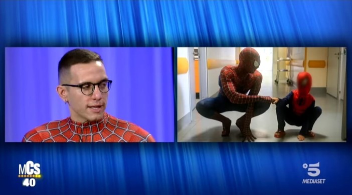 Lo Spiderman savonese Mattia Villardita al "Maurizio Costanzo Show": "Essere gentili e donare amore penso che sia la base di ogni essere umano"