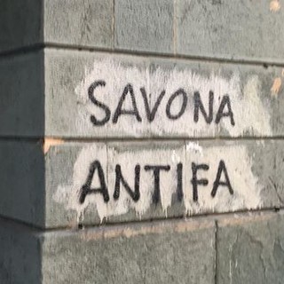 Monumenti imbrattati con lo spray a Savona