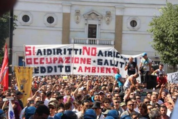 Ilva, sit-in del comitato: “L'azienda non risanerà mai gli impianti”