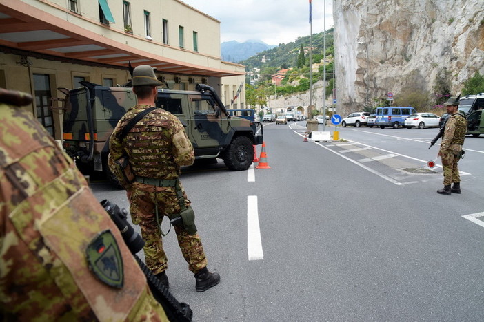 Lega: "Grazie a noi in arrivo altri militari in Liguria" Lega: "Grazie a noi in arrivo altri militari in Liguria"
