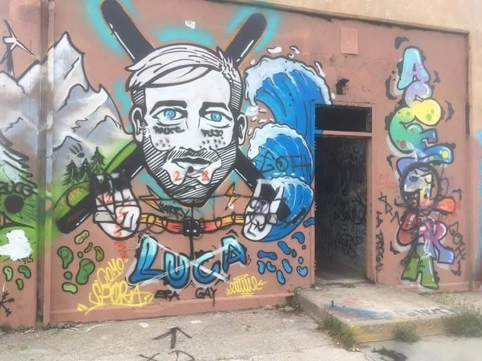 Calice, imbrattato il murales in ricordo del giovane Luca (FOTO)