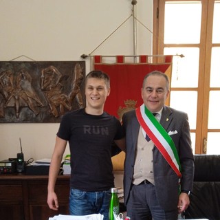 Calizzano, il Comune conferisce la cittadinanza italiana a Marco Curcuiano