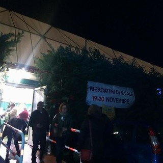 Grande partecipazione di pubblico ai Mercatini di Natale a Tovo San Giacomo (FOTO)