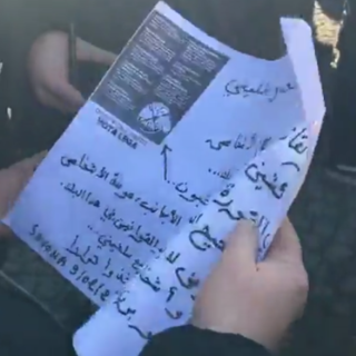 "Vota Salvini" sì, ma scritto in arabo