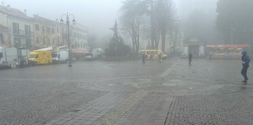 Cairo, la pioggia e l'emergenza Coronavirus "ridimensionano" il mercato settimanale (FOTO) Cairo, la pioggia e l'emergenza Coronavirus "ridimensionano" il mercato settimanale (FOTO)