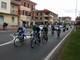 Al via la Milano-Sanremo: sette ciclisti in fuga, cinque corridori cadono all'uscita di Savona