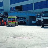 Savona, malore per un lavoratore in porto: intervengono i soccorsi Savona, malore per un lavoratore in porto: intervengono i soccorsi