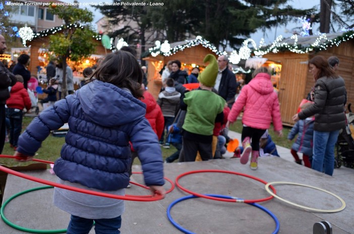Loano, torna il mercatino Villaggio Magie di Natale con l'animazione di Circo Incerto Loano, torna il mercatino Villaggio Magie di Natale con l'animazione di Circo Incerto