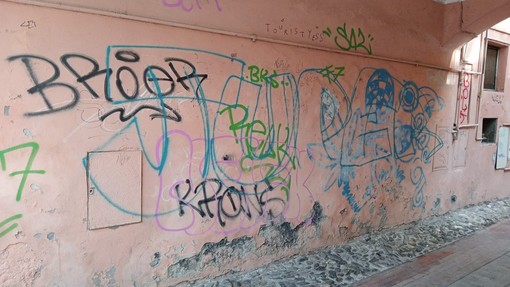 Tomatis (FdI): "Albenga è una 'perla' opaca e trascurata, il decoro urbano è una priorità assoluta"