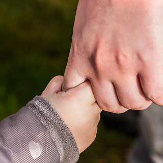 Affidi familiari, Lalla e Arkel: "I diritti dei bambini sono doveri degli adulti" Affidi familiari, Lalla e Arkel: "I diritti dei bambini sono doveri degli adulti"