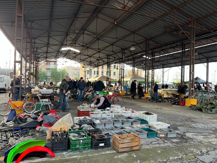 Albenga, tutto pronto per la 46° edizione della "Mostra scambio ligure per auto, moto e cicli d’epoca"