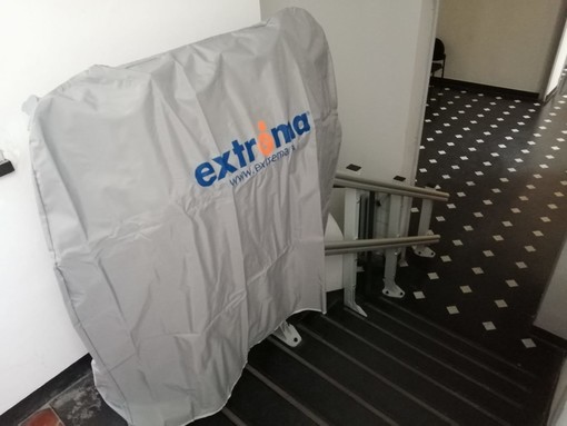 Albenga, Comune più accessibile grazie all'installazione di un montascale Albenga, Comune più accessibile grazie all'installazione di un montascale