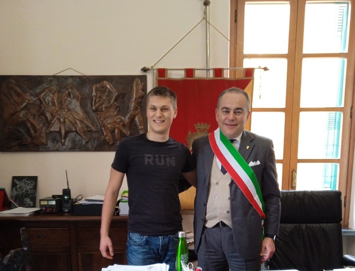 Calizzano, il Comune conferisce la cittadinanza italiana a Marco Curcuiano